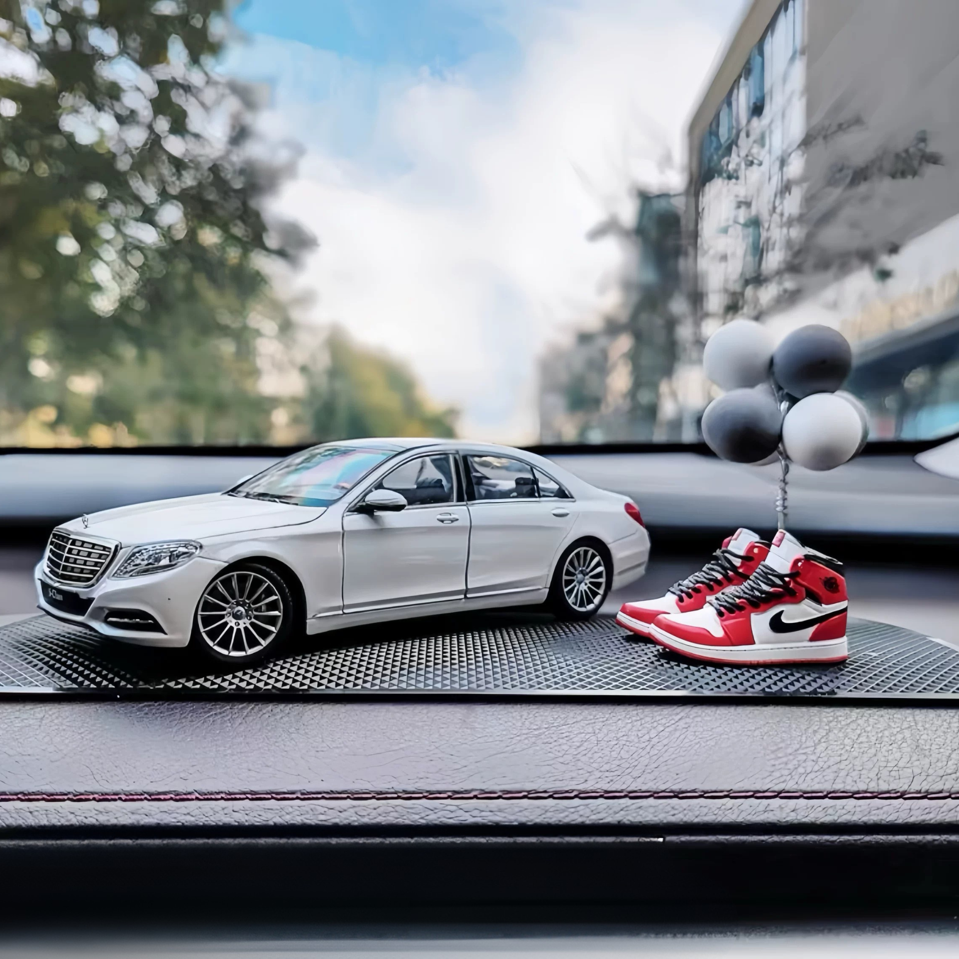 Custom License Plate 1:24 Mercedes-Benz S-Class Simulation Alloy Car Model