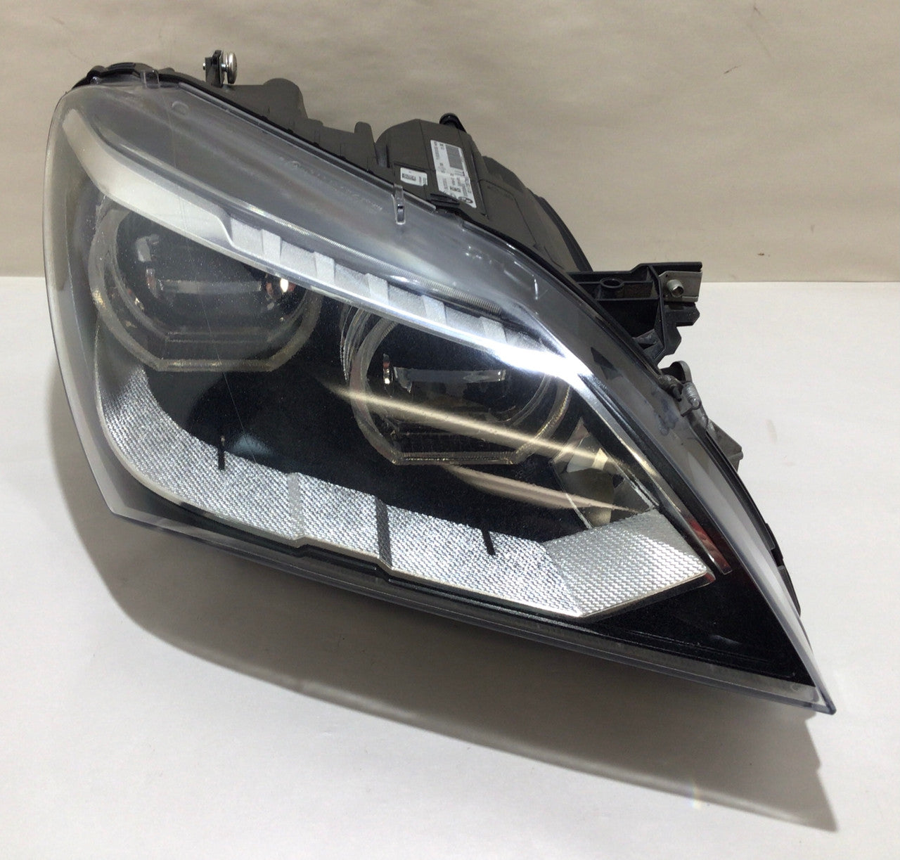 Accessori per auto Faro anteriore per BMW Serie 3 F30 F35 13-15 Gruppo ottico Angel Eye LED modificato Luce di marcia diurna