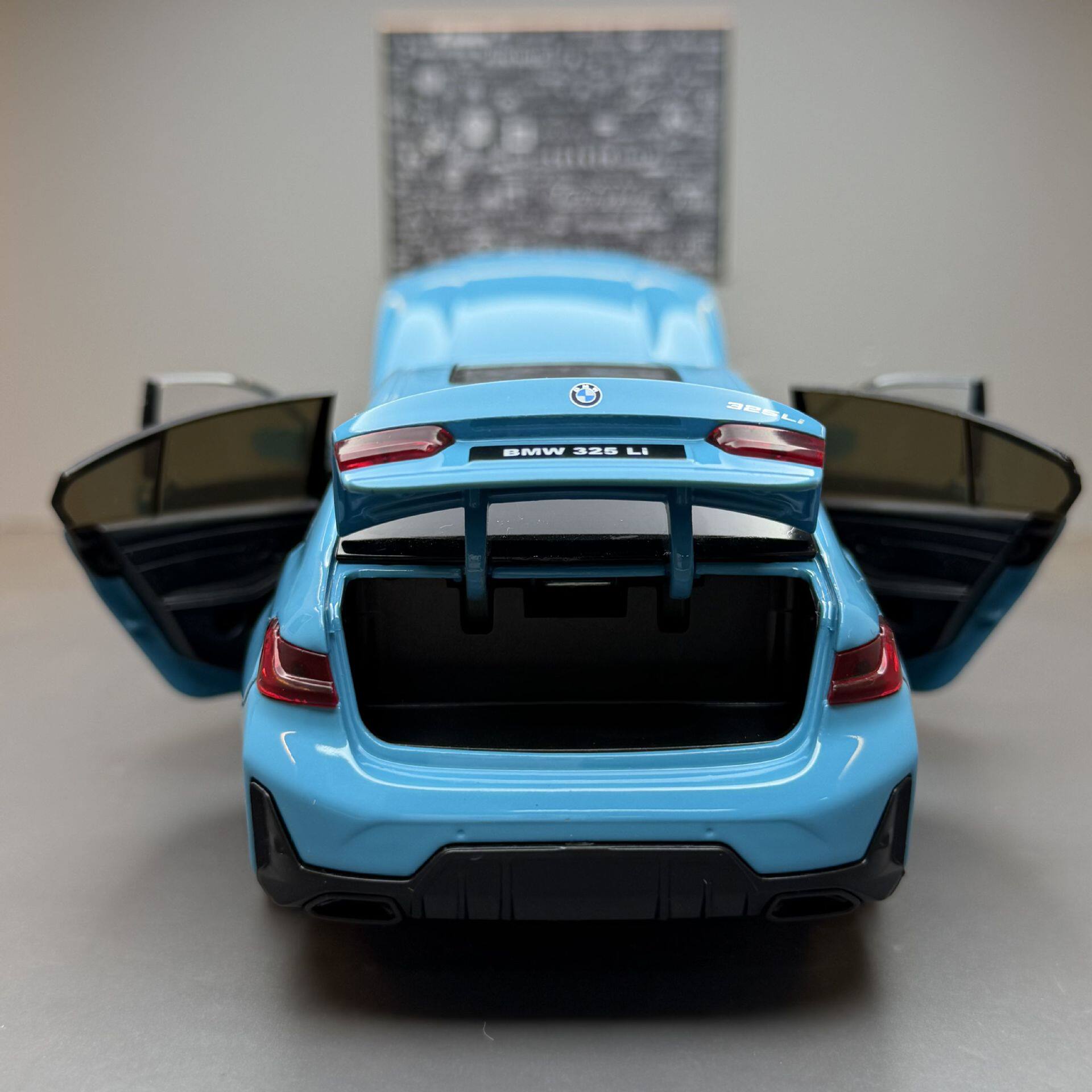 1:24 BMW 3 Series 325Li (G20)Alloy Diecast Model – Custom License Plate Edition
