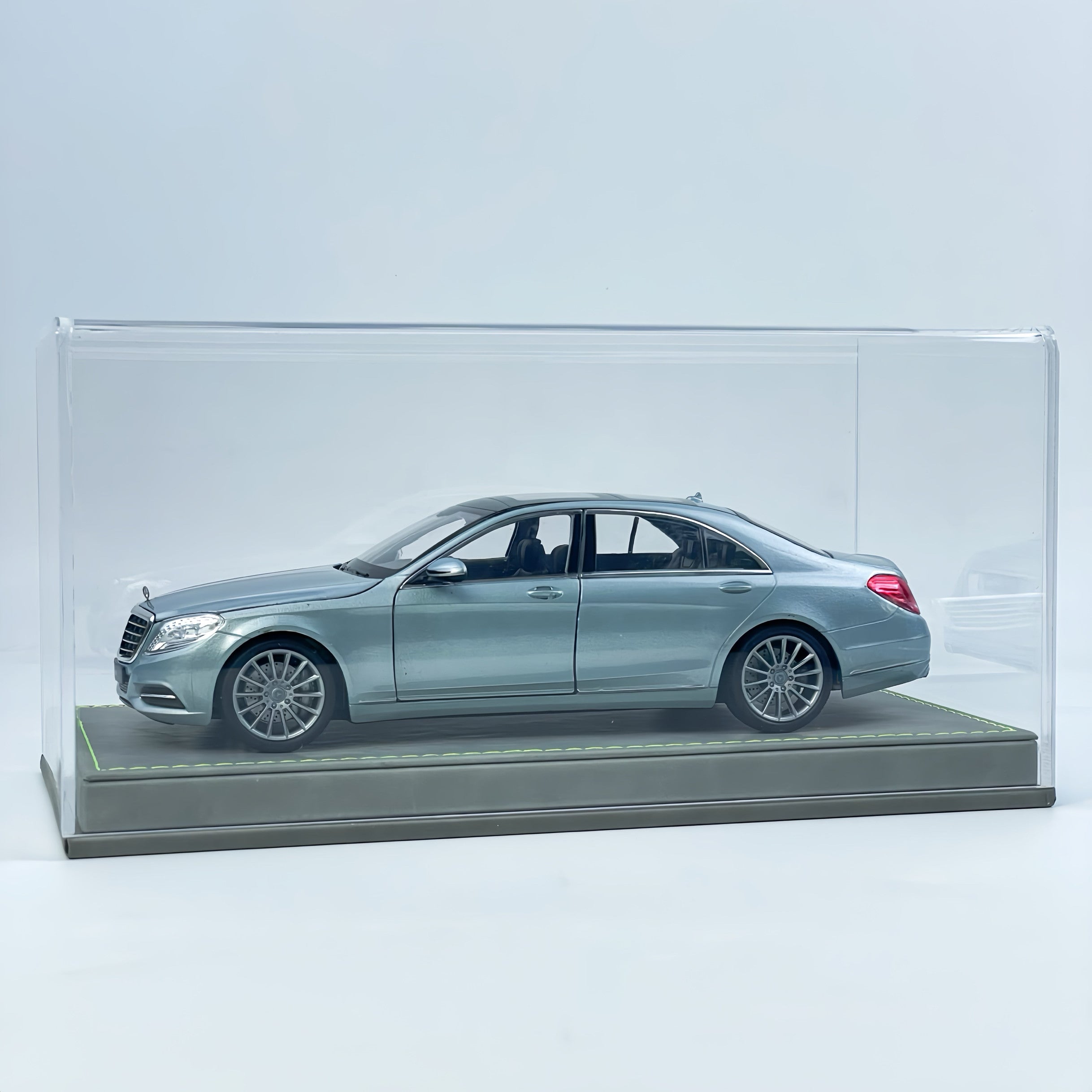 Custom License Plate 1:24 Mercedes-Benz S-Class Simulation Alloy Car Model